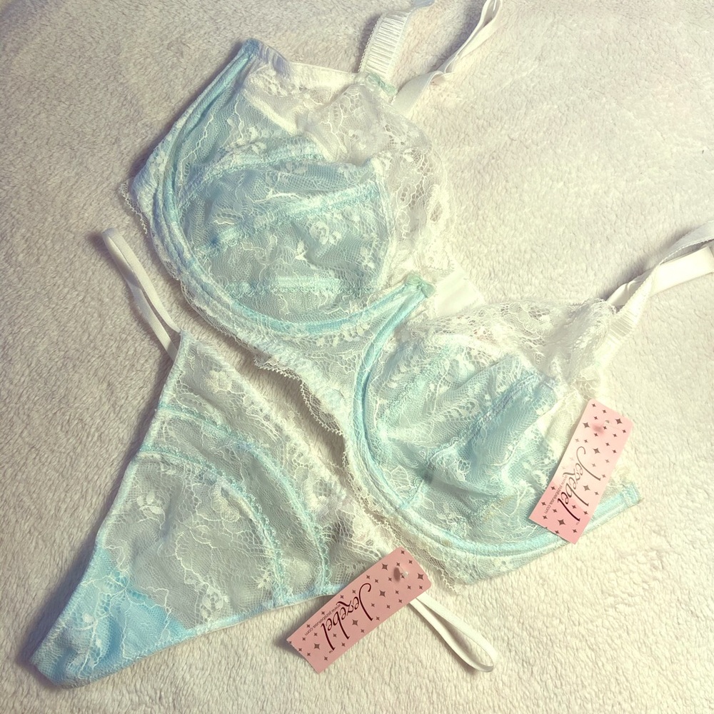 Jezebel Bra & Thong set *BRAND NEW
